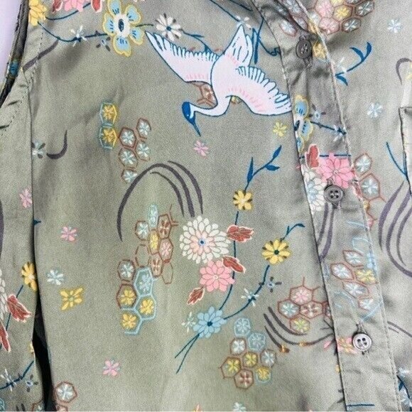 Love Tree Los Angeles Cold Shoulder Floral Birds Top - Small - Picture 8 of 9